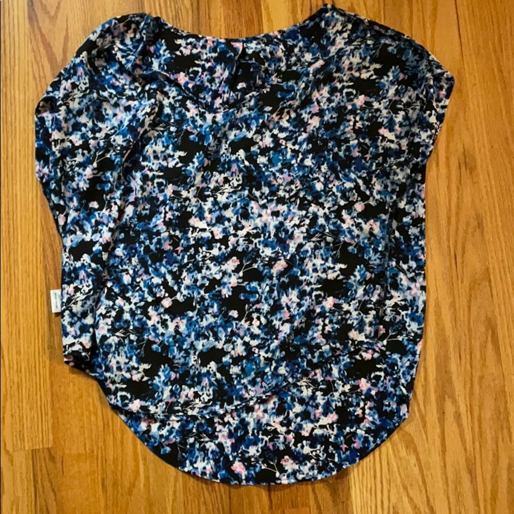 LUSH floral short sleeve top M